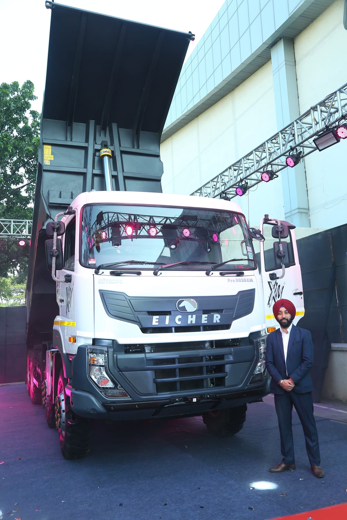 Eicher launches Pro 8035XM with E-Smart Shift, focusing on increasing Truck Productivity and Driver Efficiency