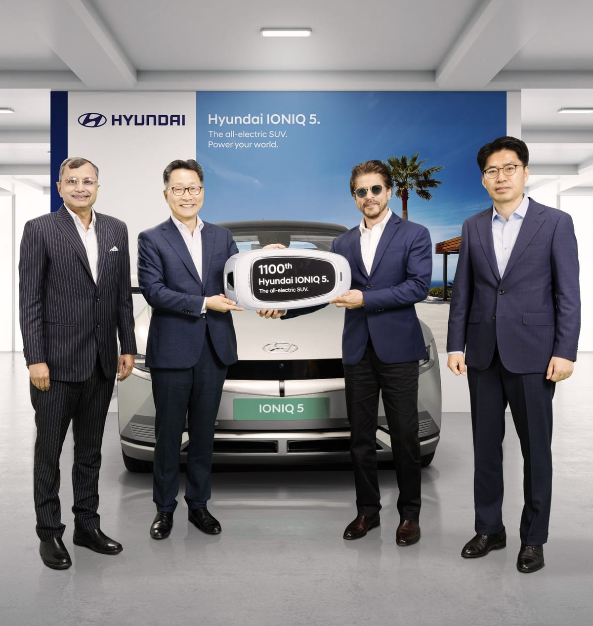 Hyundai Motor India delivers 1100th unit of all-electric SUV – Hyundai IONIQ 5 to  King of Bollywood- Shah Rukh Khan