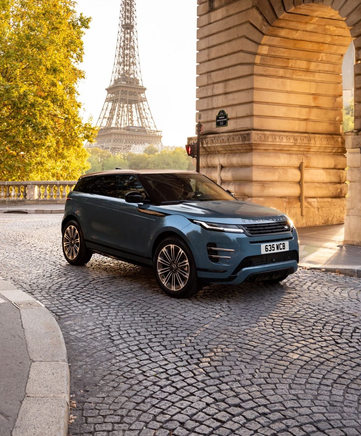 Range Rover Evoque - new design and sophisticated technologies amplify true modern luxury